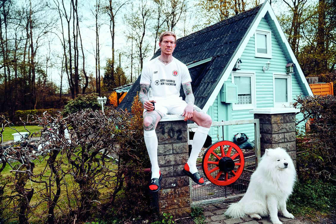 Erfolgreiche Eigenmarke: Mit DIIY hat der FC St. Pauli 2021 seine eigene nachhaltig produzierte Teamsportkollektion auf den Markt gebracht. Hier im Bild eine schnell vergriffene Sonderedition. (Bild: FC St. Pauli)