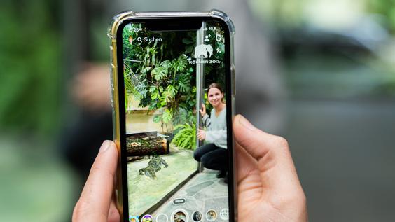 Bedrohte Tierarten als virtuelle Projektion. (Bild: obs/Snapchat/)