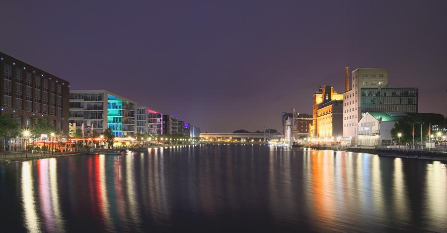 Der Innenhafen in Duisburg.