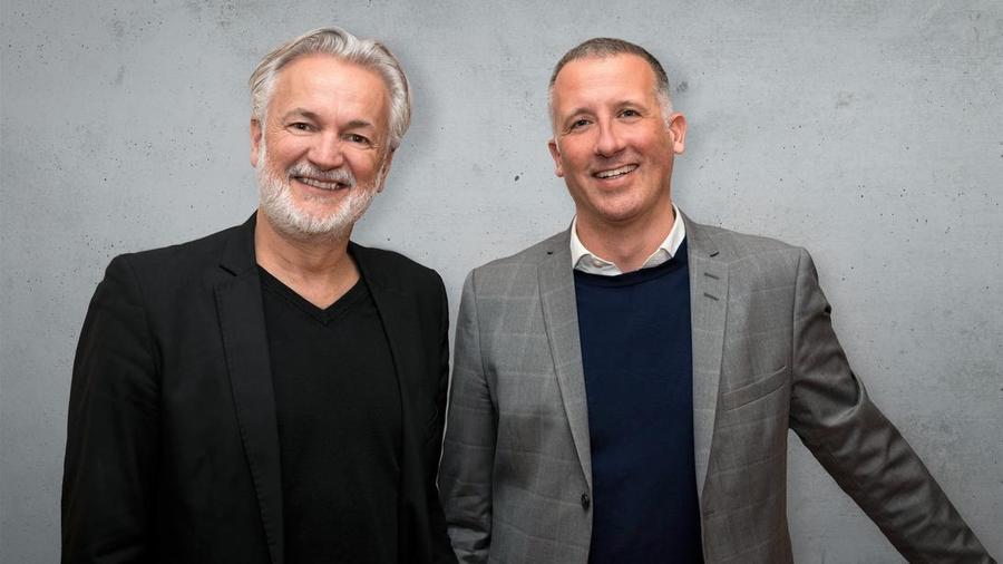 Ätsch, US-amerikanische Tech-Konzerne - Matthias Dang (l.) und Carsten Schwecke vereinbaren AdTech-Kooperation.