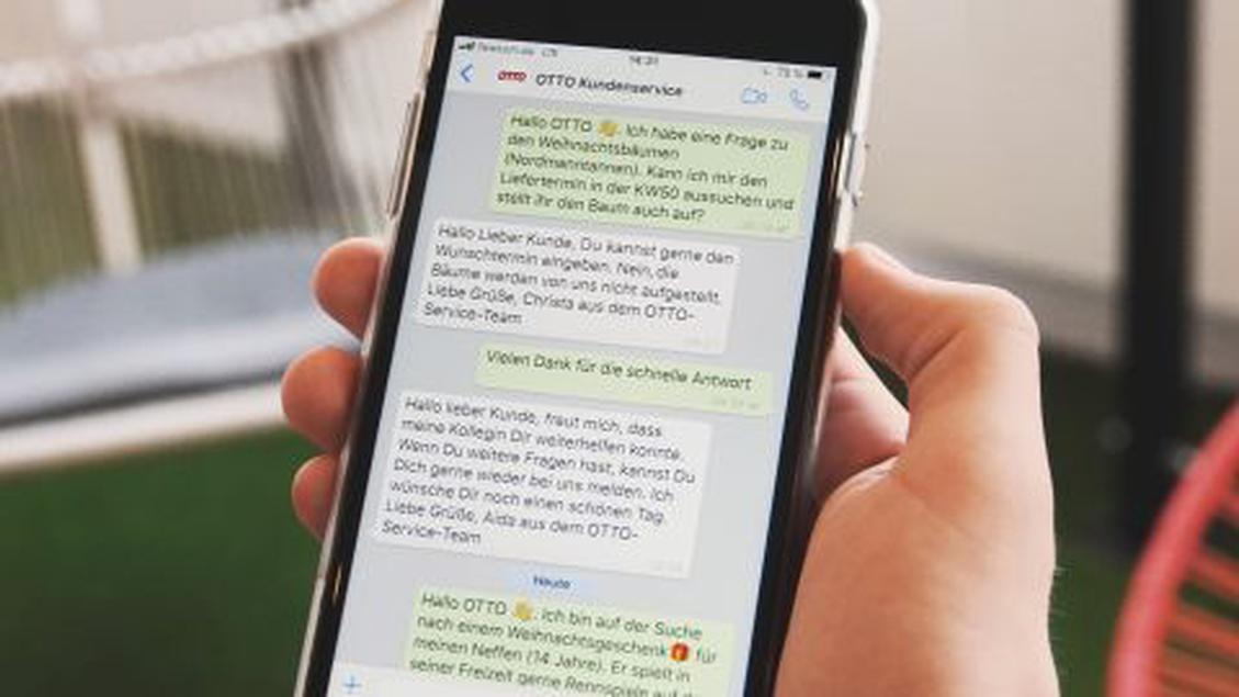Wird gerne genommen - von beiden Seiten: Kundenservice per WhatsApp (Bild: Otto)