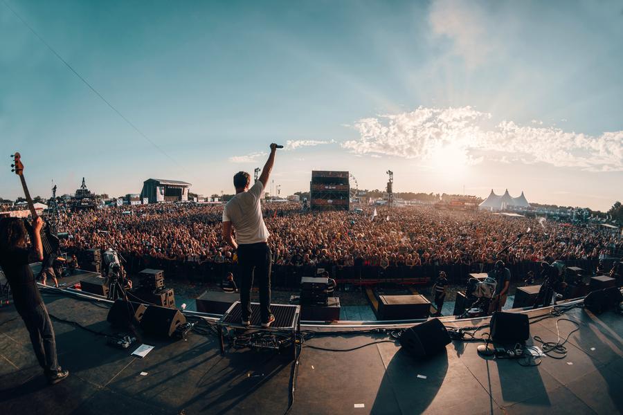 Künstler Madsen auf dem Deichbrand-Festival