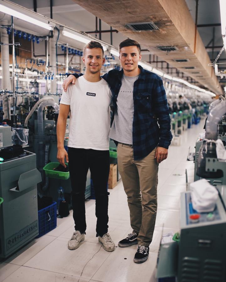 Cousins und Snocks-Gründer: Felix Bauer (r.) und Johannes Kliesch. (Bild: Snocks)