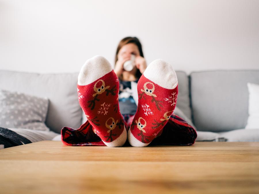 Viele Kunden suchen schon im Sommer nach Weihnachtssocken. (Bild: Pixabay/Tookapic)