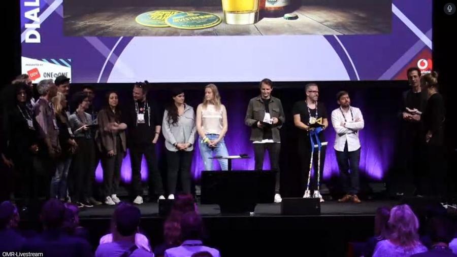 Endlich wieder eine echte Preisverleihung für die MAX-Awards, hier mit den Gewinnern für die Kampagnen von TKKG und Giesinger Bräu.