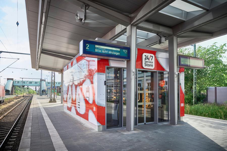Direkt am Bahnsteig in Ahrensburg gibt es einen digitalen 24-Stunden-Markt.