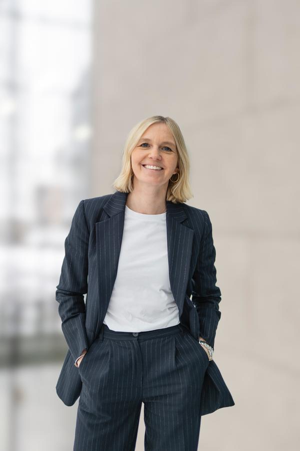 Carolin Klar: "Jeder Style ist besonders inszeniert und erzählt seine eigene Geschichte. So kreieren wir für unsere Zielgruppe modische Inspirationen, die vielseitig, einzigartig und vor allem alles andere als farblos sind."