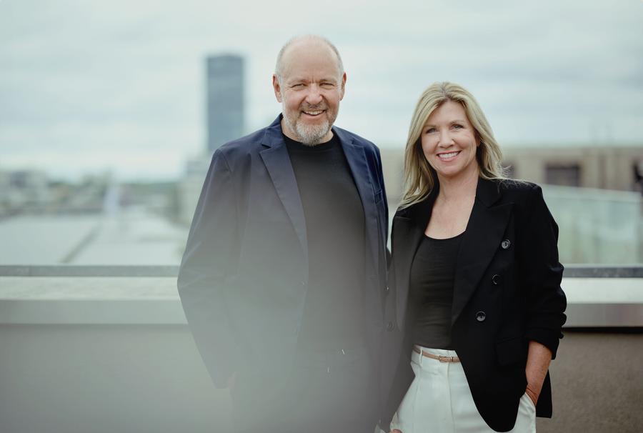 Syzygy-CEO Frank Wolfram neben Antje Neubauer, Aufsichtsratsvorsitzende der Syzygy Group