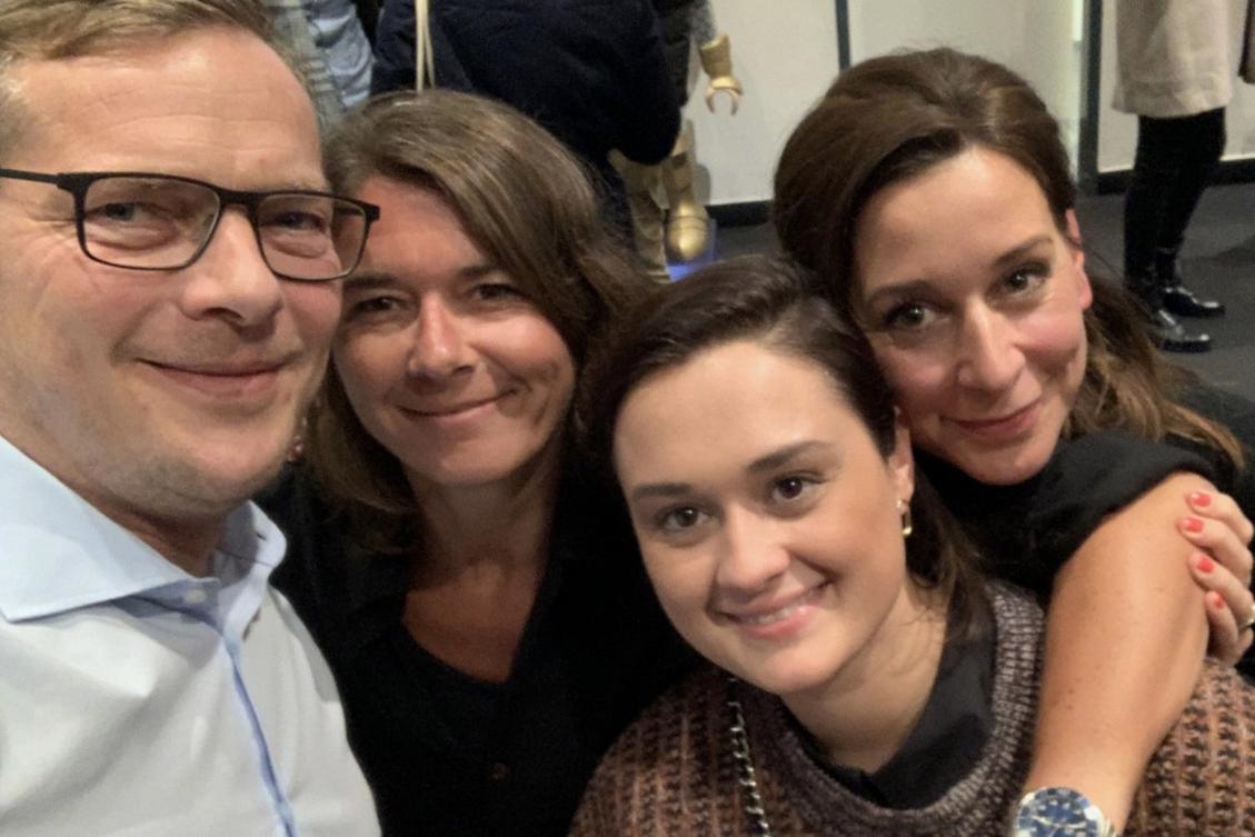 Mirko Kaminski mit (v.l.n.r.) Tina Krahne, Jessica Steffenhagen, Babette Kemper (Bild: Achtung!)