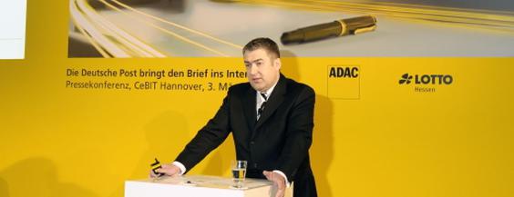 Jrgen Gerdes in Aktion: Der Briefvorstand der Deutschen Post hat den E-Postbrief zur Chefsache erklrt (Foto: Deutsche Post DHL) (Bild: DHL)